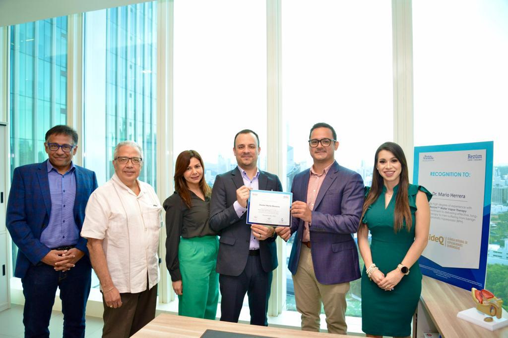Representantes De Boston Scientific Y Los Distribuidores En Panamá De La Tecnología (Alpha Medic)